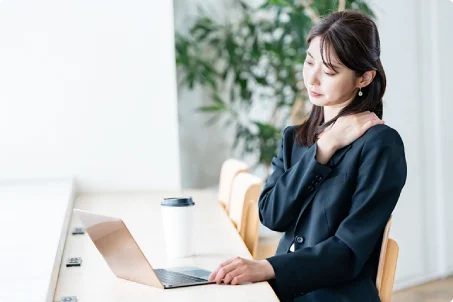 首・肩の痛みイメージ